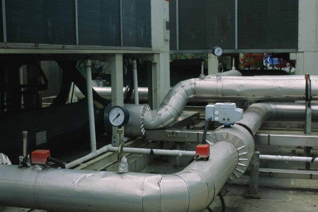 Chilled water plant piping
